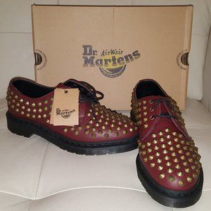 Dr. Marten Air Wair Low Tops